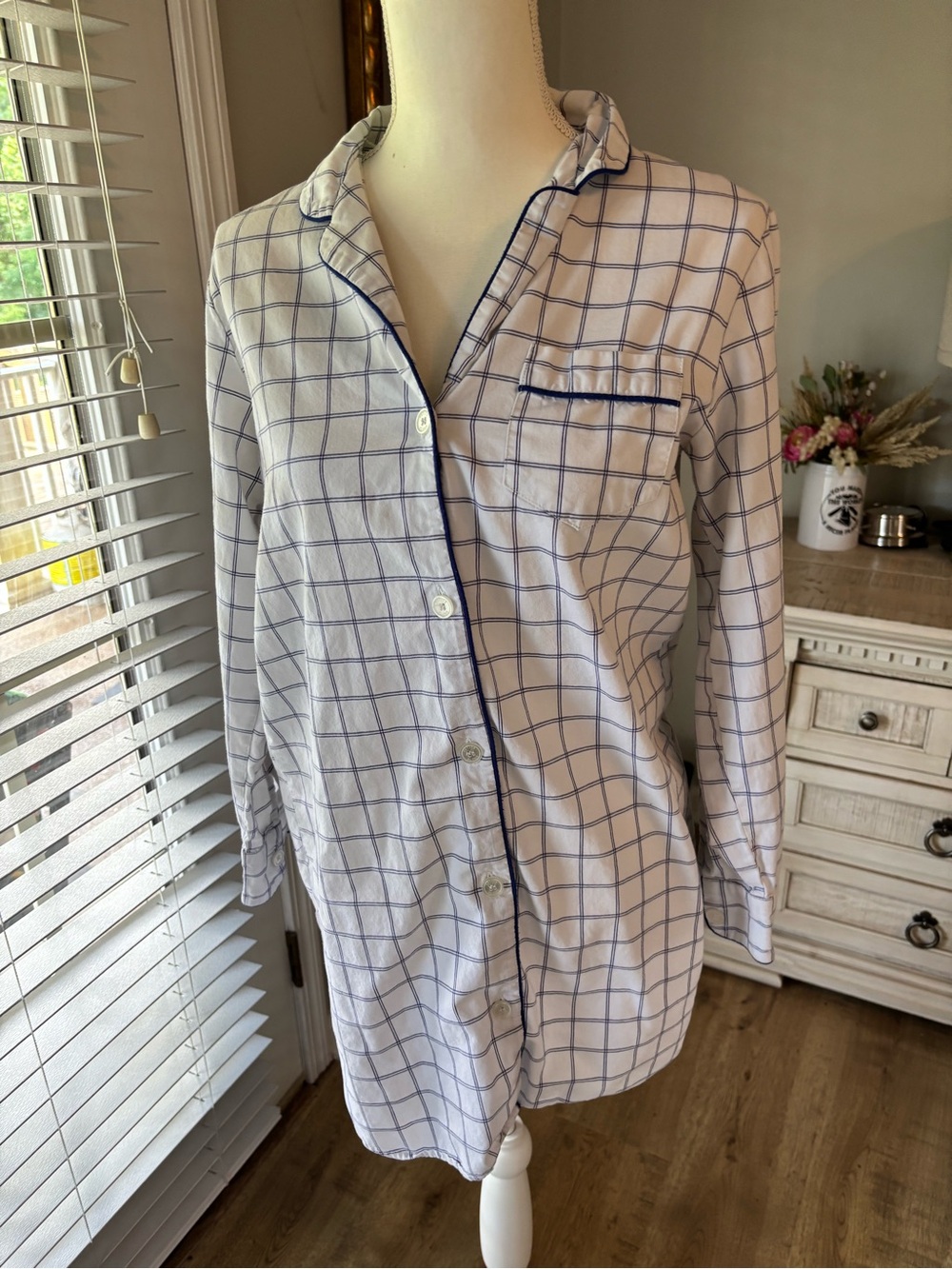 Petite Plume women’s night shirt gown size small 100% cotton